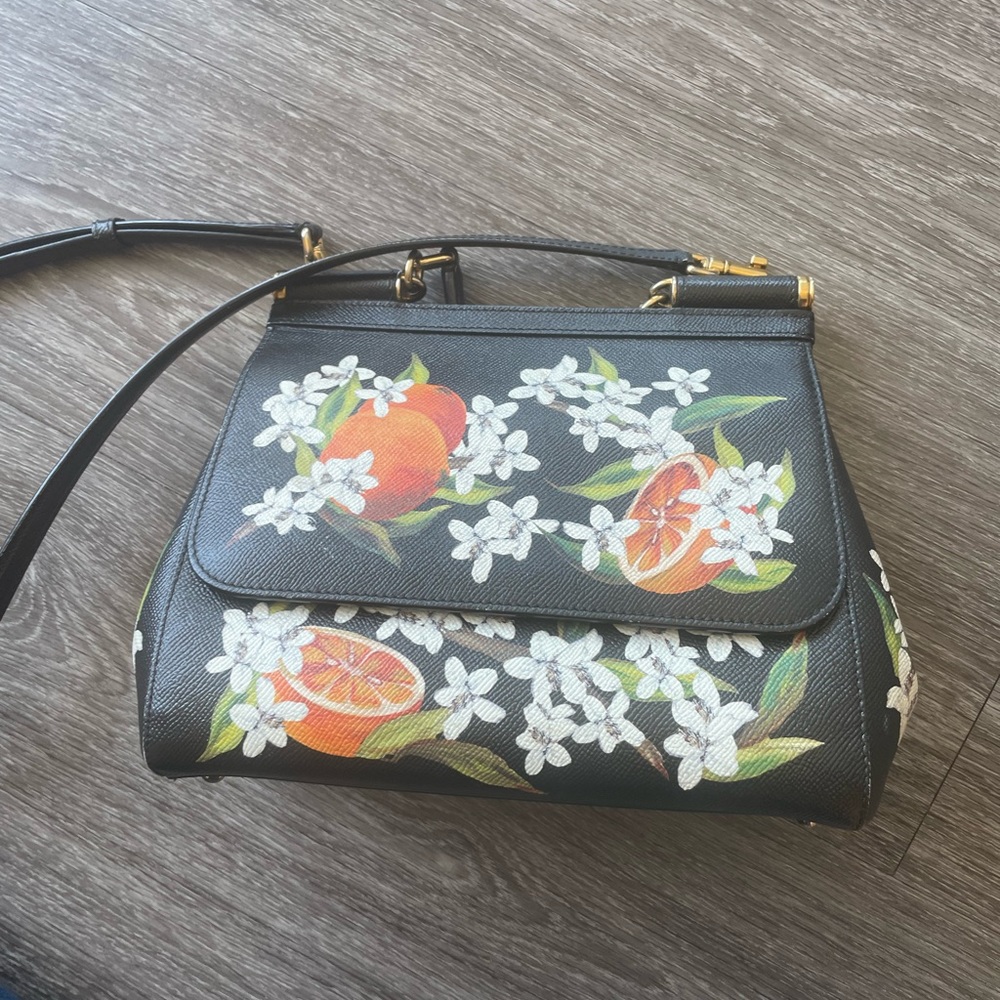 ✨ STUNNING AND RARE DOLCE & GABBANA ORANGE BLOSSOM SICILY TOTE ✨